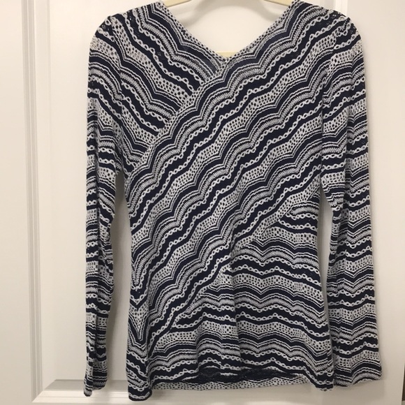 Long sleeve lace top - Picture 2 of 3